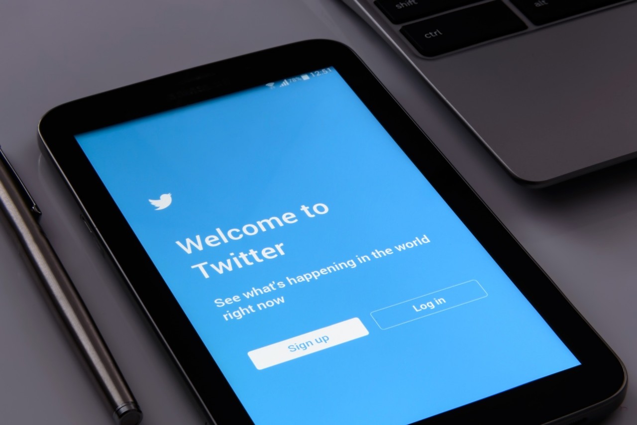 イーロンマスク氏ツイッターをお買い上げ。 Elon Musk buys Twitter